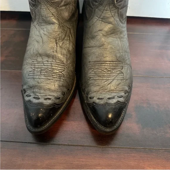 Size 10 Laredo Women’s Vintage Distressed Leather Cowboy Boots Western Mid Calf - Picture 7 of 10